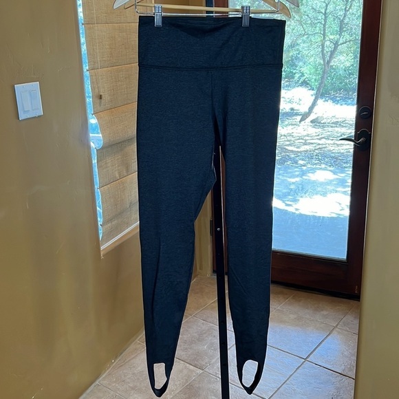 Old Navy High-Waisted Cozecore Heather Performance Stirrup Leggings Size Medium - Picture 5 of 10